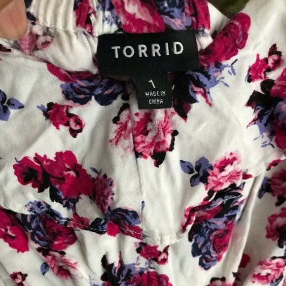 ❌❌SOLD❌❌Torrid Floral High-Low Dress - Picture 2 of 4